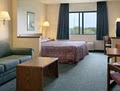 Days Inn Bloomington (W.Market St.) IL image 10