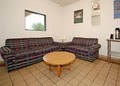 Econo Lodge Airport image 5