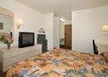 Econo Lodge Inn & Suites image 4