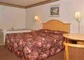 Econo Lodge Inn & Suites image 4
