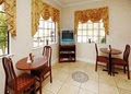Econo Lodge Inn & Suites image 6
