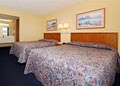 Econo Lodge Inn & Suites image 8
