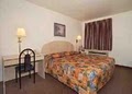 Econo Lodge Inn & Suites image 9