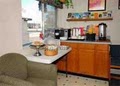 Econo Lodge image 3