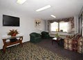 Econo Lodge image 4