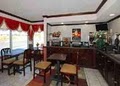Econo Lodge image 8