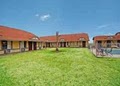 Econo Lodge image 9