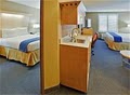 Holiday Inn Express & Suites image 9