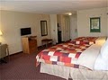Holiday Inn image 10