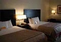 La Quinta Inn & Suites image 7