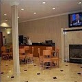 La Quinta Inn & Suites image 7