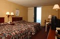 Red Roof Inn image 4
