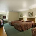 Red Roof Inn image 6