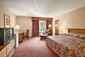 Red Roof Inn image 6