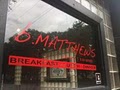 B Matthews Eatery image 3