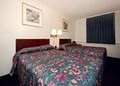Econo Lodge East image 10
