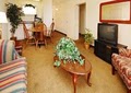 Econo Lodge Inn & Suites image 4