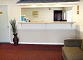 Econo Lodge  Inn & Suites image 6