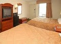 Econo Lodge  Inn & Suites image 6