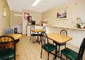 Econo Lodge image 7