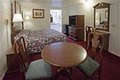 Econo Lodge image 8
