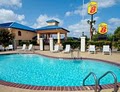 Hotel Holiday Inn Express SEALY-I-10 image 6