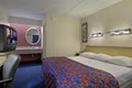 Red Roof Inn image 3