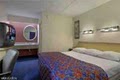 Red Roof Inn image 5