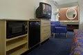Red Roof Inn image 6
