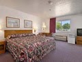 Super 8 Waverly IA Hotel image 3