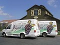 The Grapeline Wine Country Shuttle logo