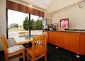 Econo Lodge Airport image 8