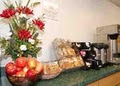 Econo Lodge Airport image 10