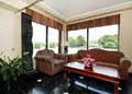 Econo Lodge Airport image 1