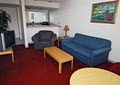 Econo Lodge Inn & Suites image 6