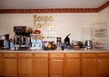 Econo Lodge Inn & Suites image 7