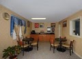 Econo Lodge image 3