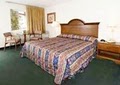 Econo Lodge image 7