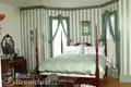 Hilltop Manor Bed and Breakfast image 4