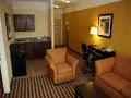 La Quinta Inn & Suites Raymondville image 4