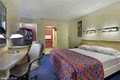 Red Roof Inn image 3
