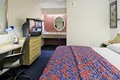 Red Roof Inn image 9