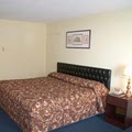 Travelers Lodge image 7