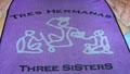 Tres Hermanas logo