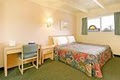 college inn    motel image 6