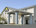 Days Inn and suites  Kansas City  Airport-MCI-KCI image 1