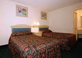 Econo Lodge image 4