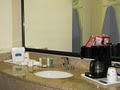 Howard Johnson Express Inn image 9