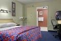 Red Roof Inn image 3