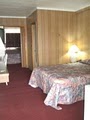 Town House Motor Inn image 3